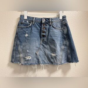Free People Jean Skirt A Line Distressed Denim Cotton Raw Hem Pockets Size XS 26